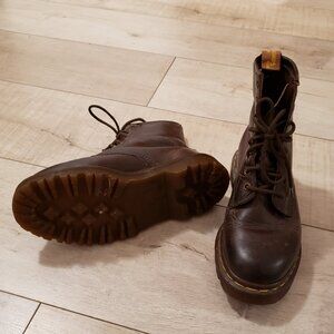 Dr. Martens 1460 MIE